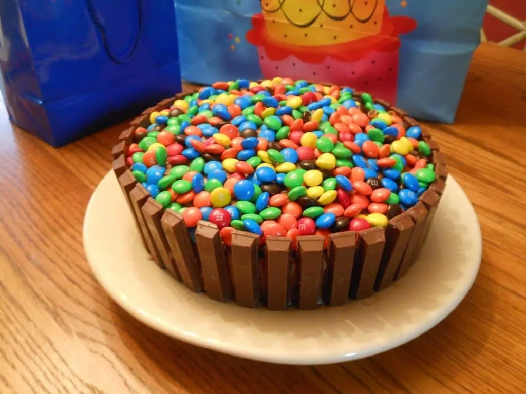 awesome chocolate candy cake recipe