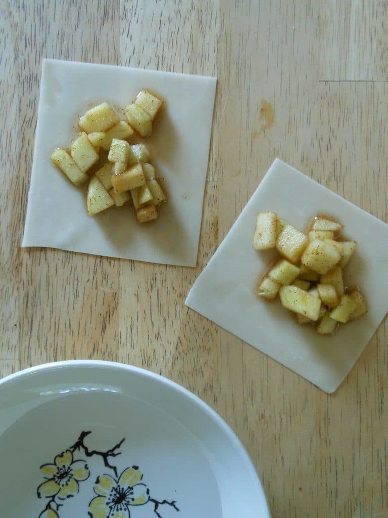 Mini Apple Pies with Wonton Wrappers