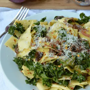 Crispy Kale and Caramelized Onion Pasta