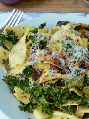 Crispy Kale and Caramelized Onion Pasta