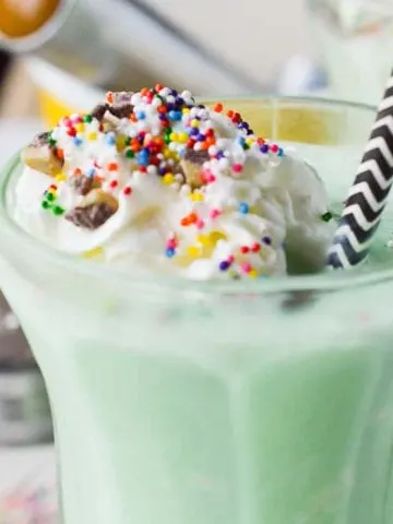 Shamrock Schnapps Shakes! The best boozy sweet treat for St. Patrick's Day!
