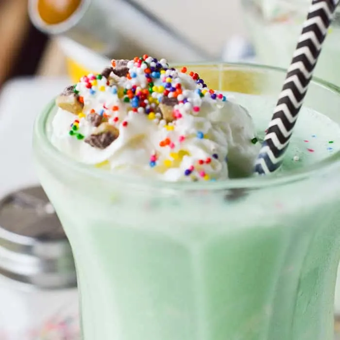 Shamrock Schnapps Shakes! The best boozy sweet treat for St. Patrick's Day!