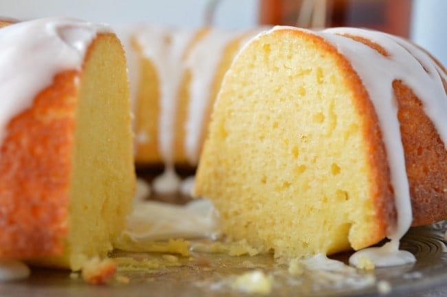 https://www.sugardishme.com/wp-content/uploads/2013/03/Meyer-Lemon-Pound-cake-2.jpg