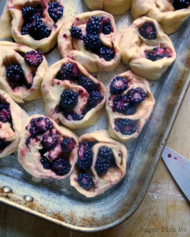 Cinnamon Rolls with Berries