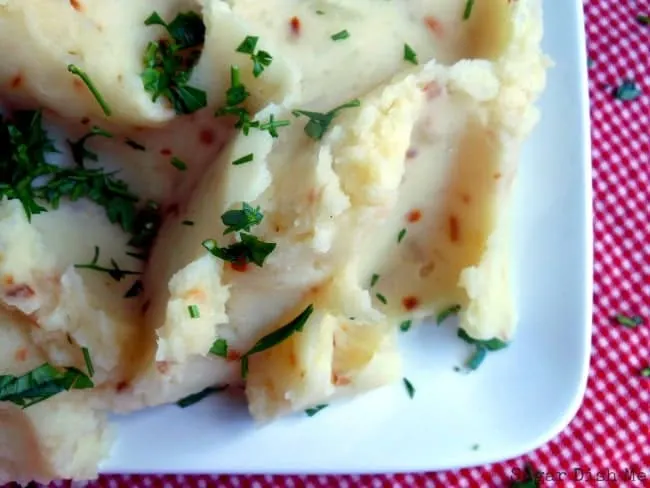 How to Make Creamy Garlic Mashed Potatoes