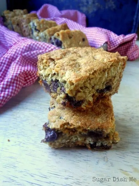 Raisinet Oatmeal Cookie Bars