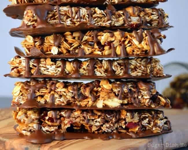 Homemade Granola Bars with Chocolate