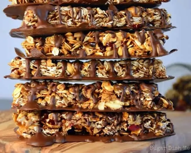 Homemade Granola Bars with Chocolate 