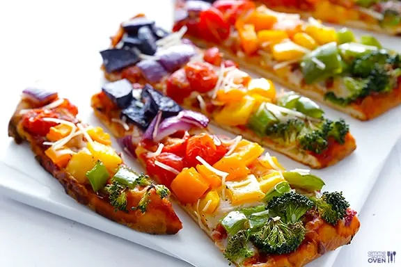 Rainbow Veggie Flatbread Pizza from www.gimmesomeoven.com