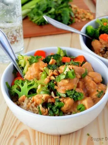 Easy Satay Skillet Chicken via www.sugardishme.com