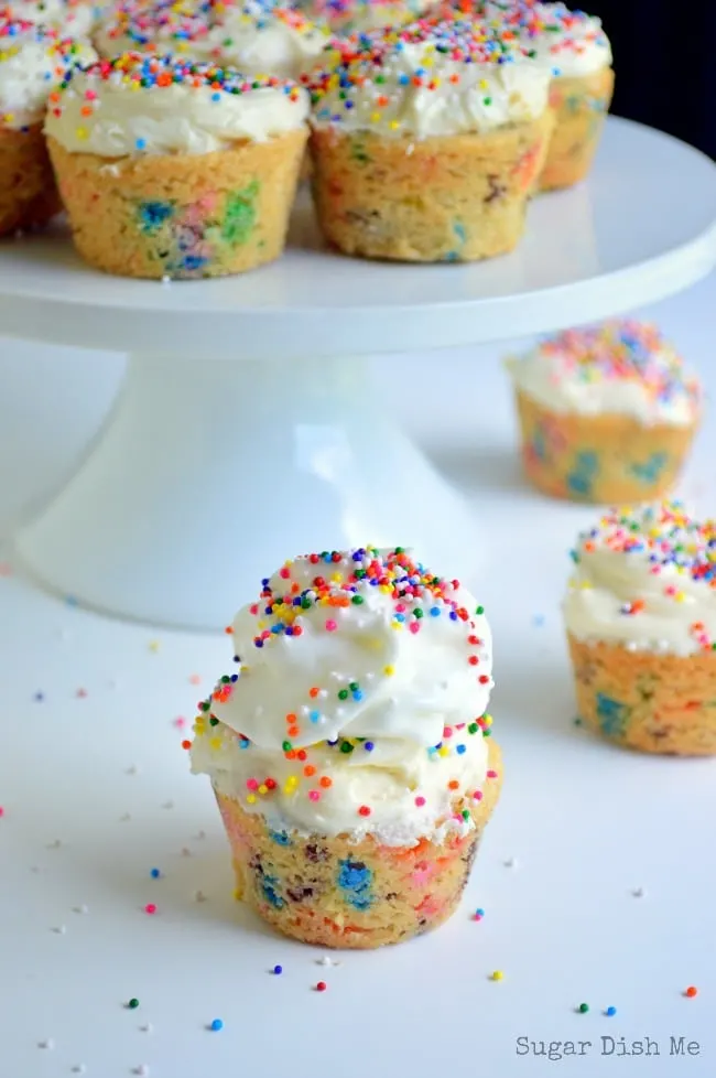 Funfetti No-Bake Cheesecake Cookie Cups