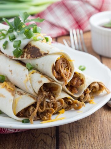 Honey Chipotle BBQ Pulled Pork Tacos via Chelsea's Messy Apron on Meal Plans Made Simple