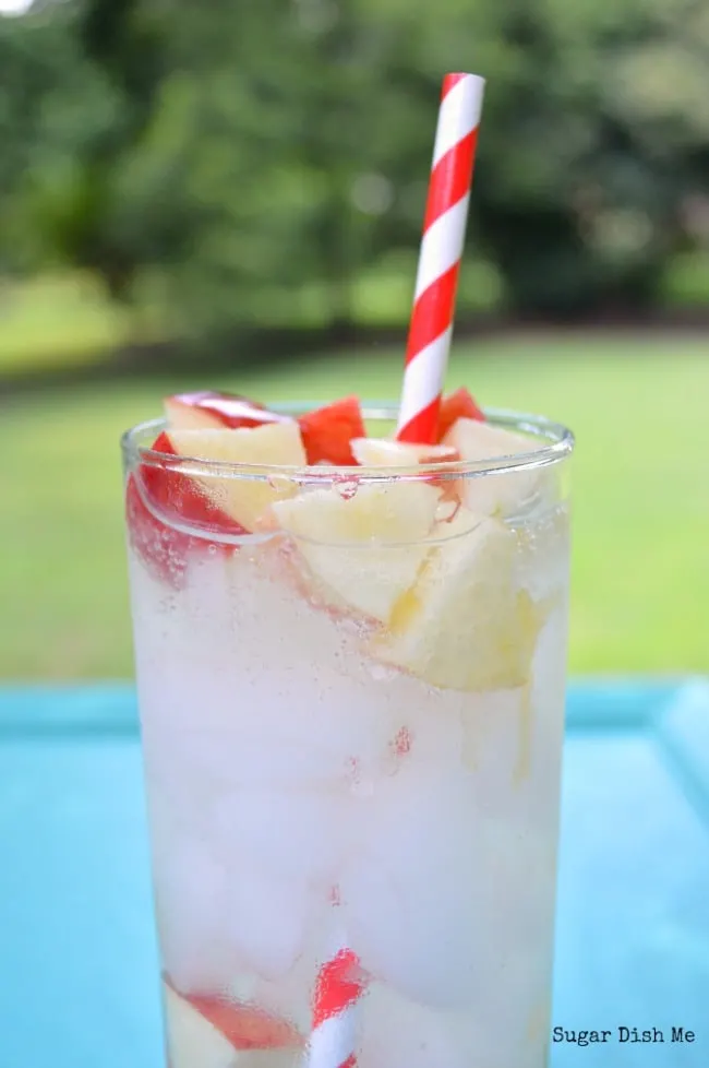 Sparkling Water with Apples