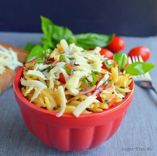 Cheesy Caprese Orzo Salad