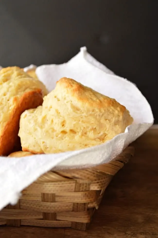 Skinny Biscuit Recipe with Greek Yogurt