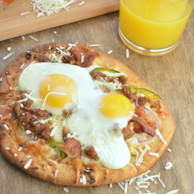 Breakfast Pizza with Naan