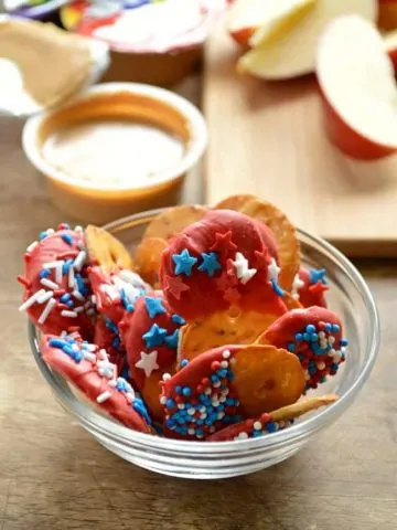 Patriotic-Pretzel-Dippers