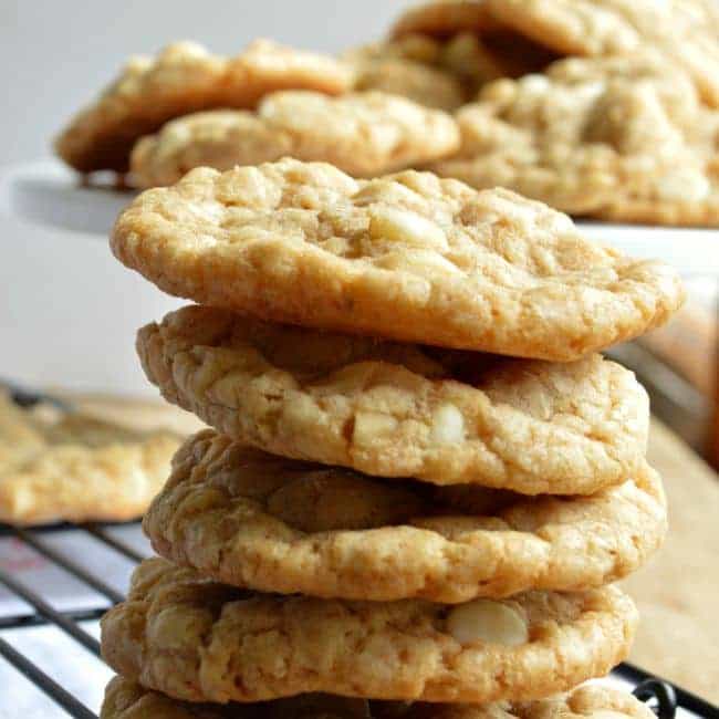 Permalink to: Marry Me Cookies with White Chocolate and Macadamia Nuts