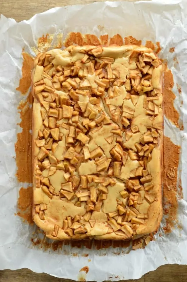 Cheesecake with Apples and Peanut Butter