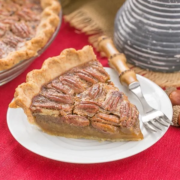 Classic Pecan Pie - That Skinny Chick Can Bake