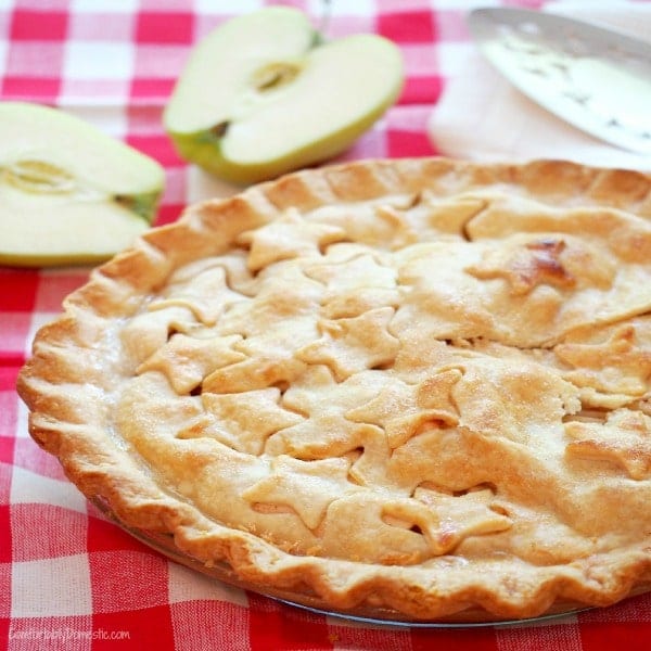 Classic Apple Pie - Comfortable Domestic