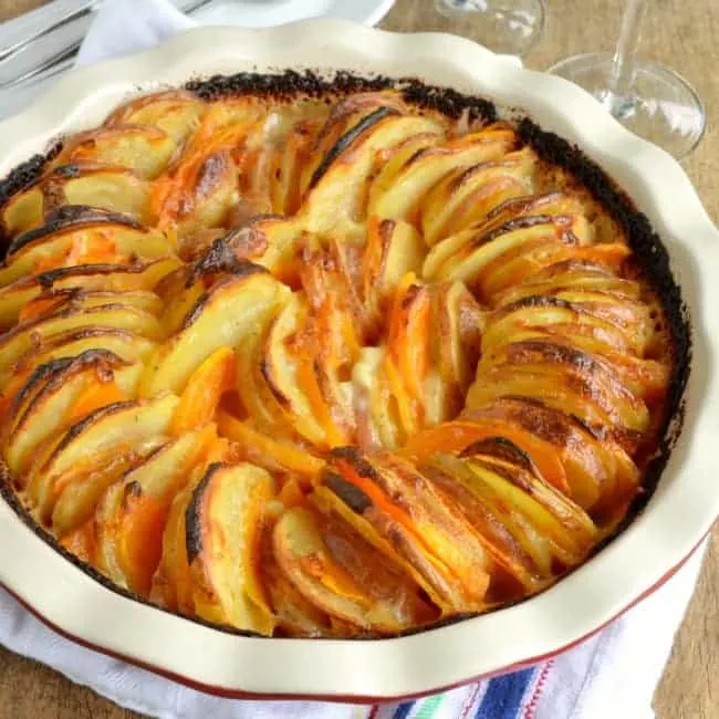 Garlic Herb Potatoes and Squash - Sugar Dish Me