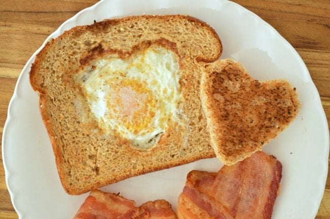 How to Make valentine's Bacon and Eggs
