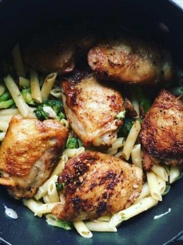 One Pot Garlic Chicken Thighs with Broccoli and Penne