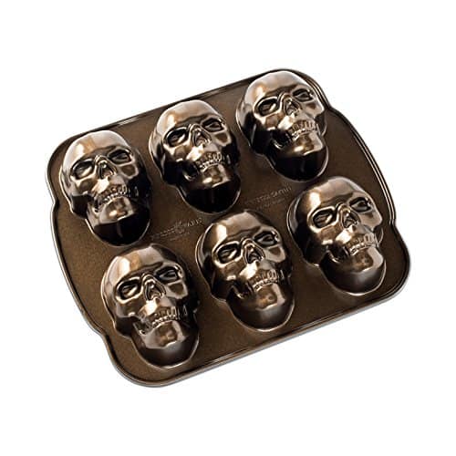 Skull Cake Mold Pan, Great Housewarming Gift for Goths or Witches, Use for  Halloween or to Make Spooky Cakes All Year Long 