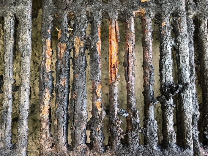 Rusted Charcoal Grill Grates