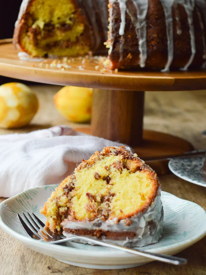 Mini Bundt Cakes with Bananas and Walnuts (Healthy, No Oil!)